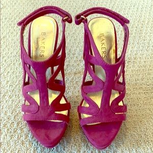 Bakers purple strappy platform sandals heels sz 6